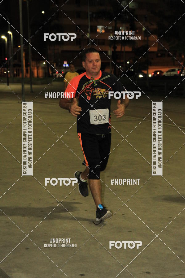 Buy your photos of the eventLuz do Mundo Night Run on Fotop