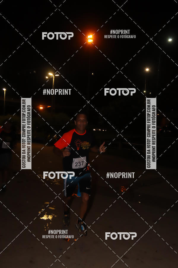Buy your photos of the eventLuz do Mundo Night Run on Fotop