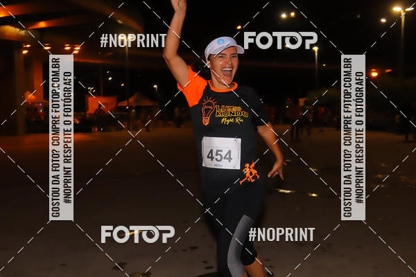 Buy your photos of the eventLuz do Mundo Night Run on Fotop