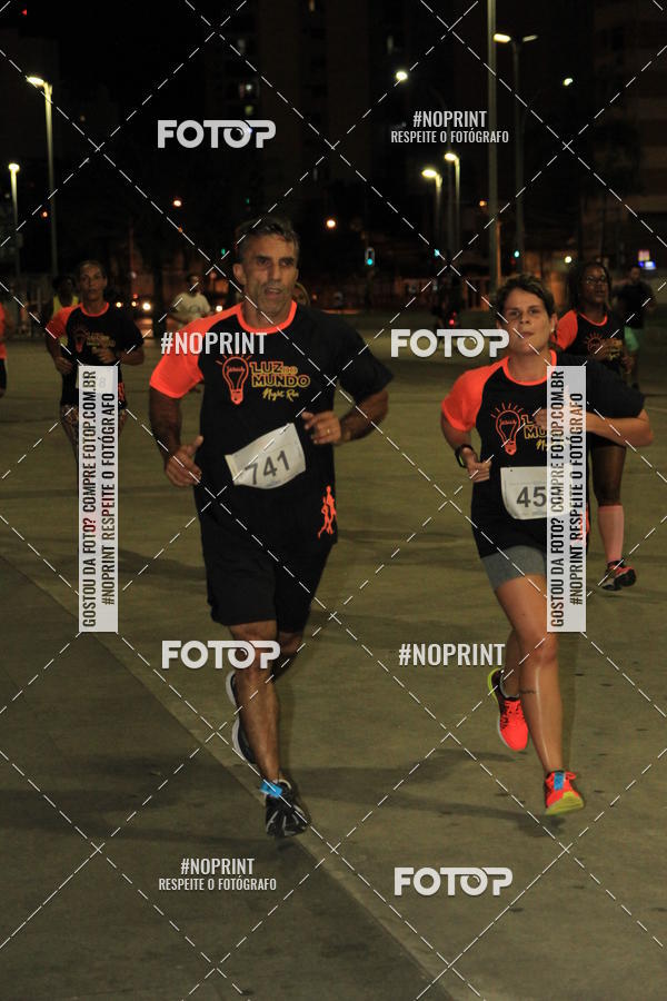 Buy your photos of the eventLuz do Mundo Night Run on Fotop