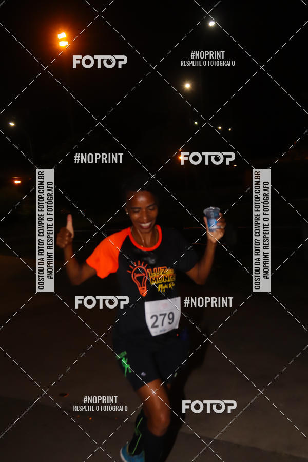 Buy your photos of the eventLuz do Mundo Night Run on Fotop