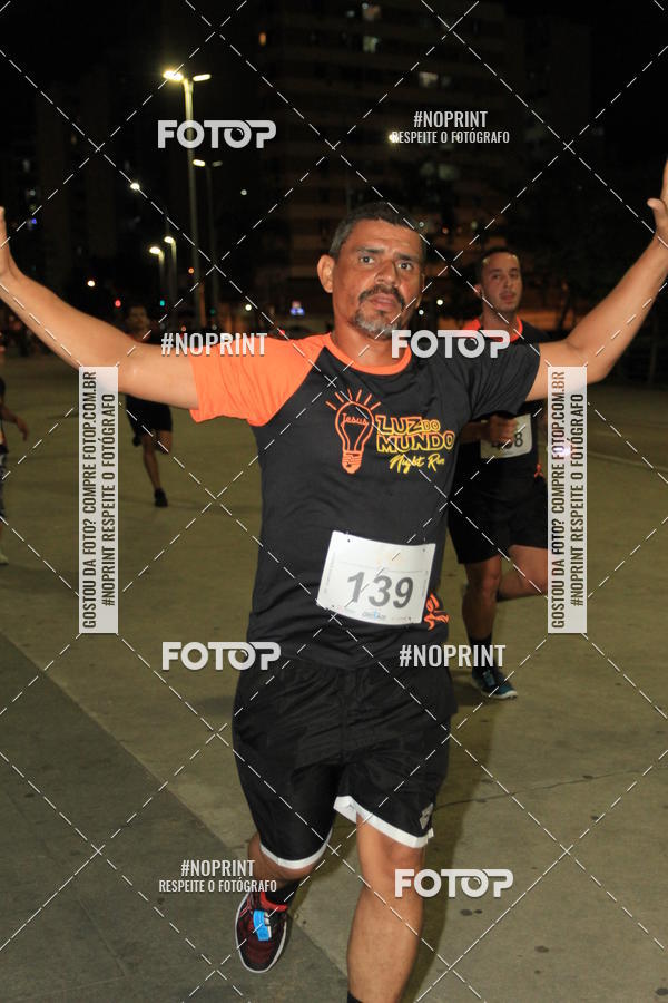 Buy your photos of the eventLuz do Mundo Night Run on Fotop