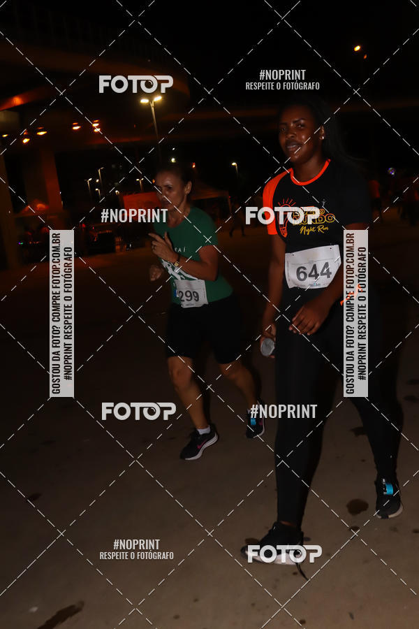 Buy your photos of the eventLuz do Mundo Night Run on Fotop