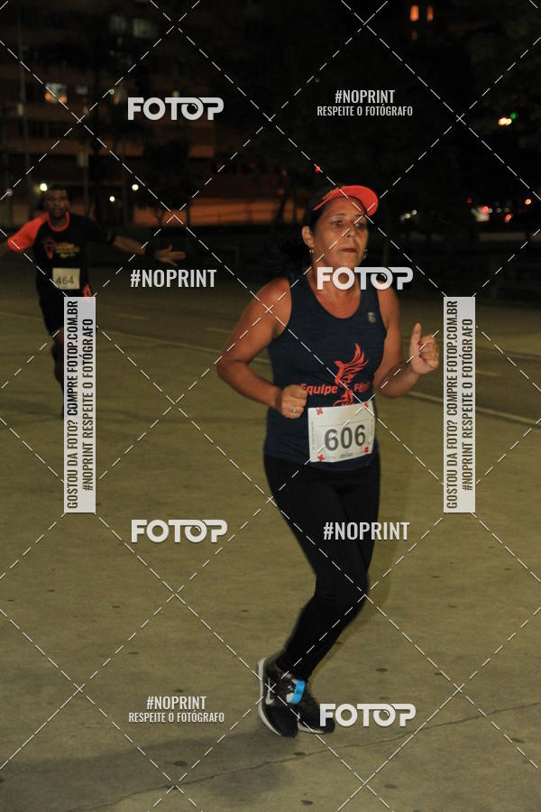 Buy your photos of the eventLuz do Mundo Night Run on Fotop