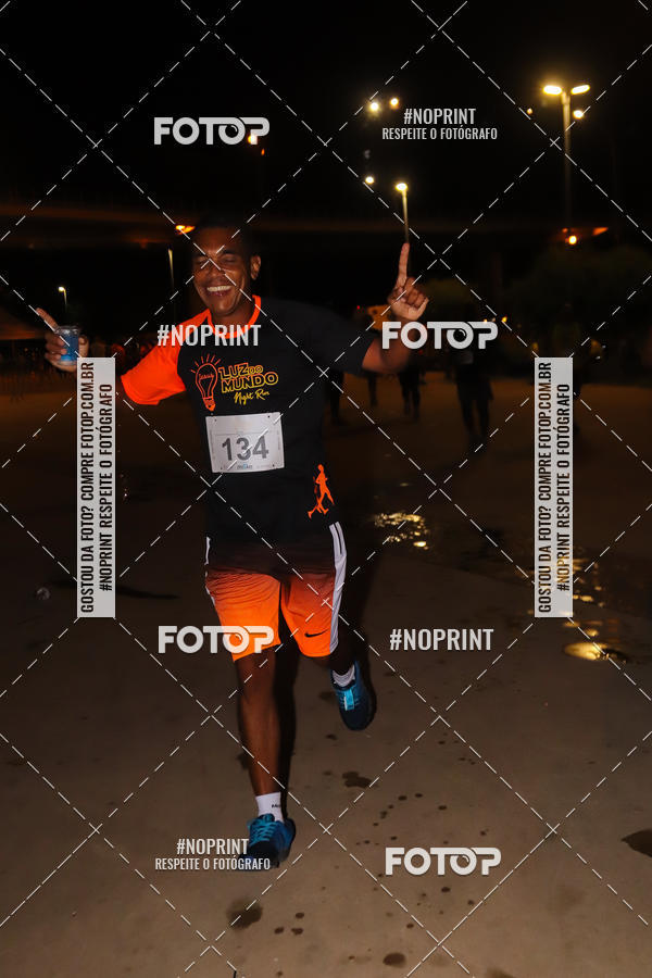 Buy your photos of the eventLuz do Mundo Night Run on Fotop