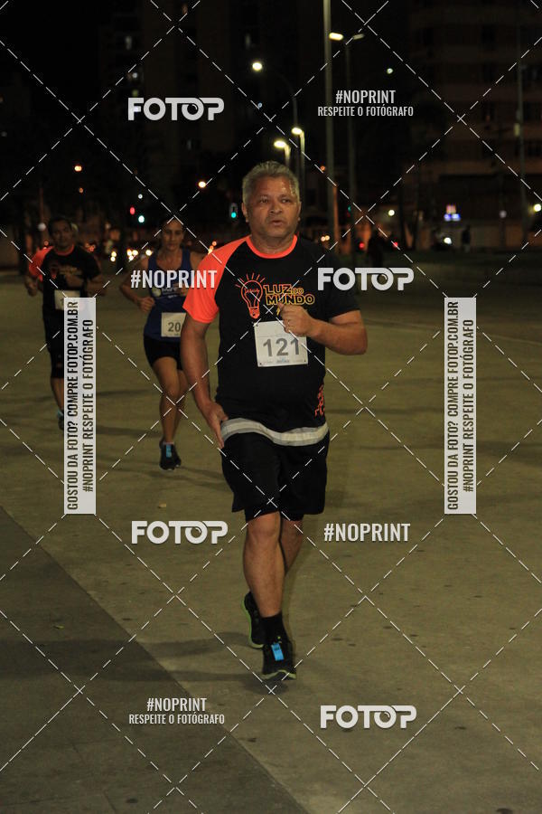 Buy your photos of the eventLuz do Mundo Night Run on Fotop
