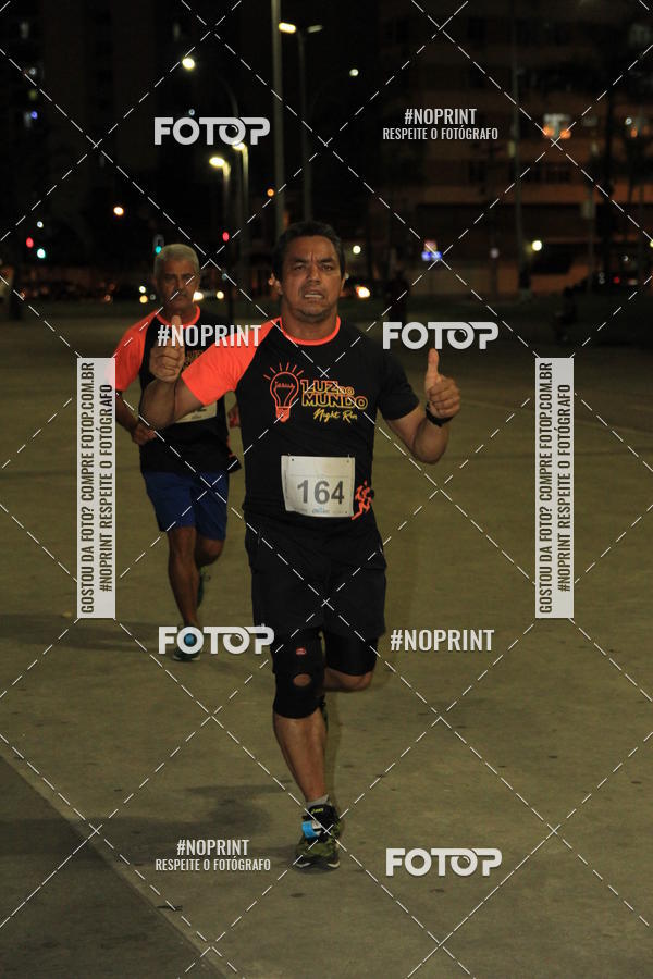 Buy your photos of the eventLuz do Mundo Night Run on Fotop