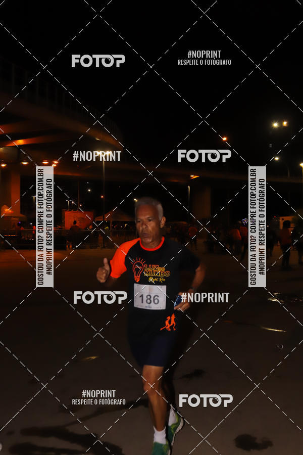 Buy your photos of the eventLuz do Mundo Night Run on Fotop