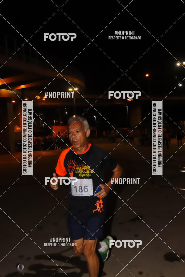 Buy your photos of the eventLuz do Mundo Night Run on Fotop