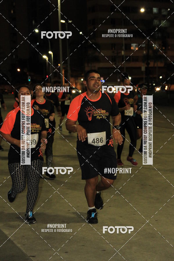 Buy your photos of the eventLuz do Mundo Night Run on Fotop