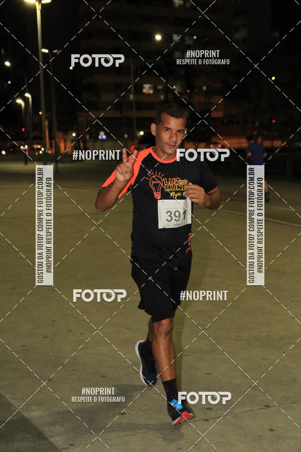 Buy your photos of the eventLuz do Mundo Night Run on Fotop