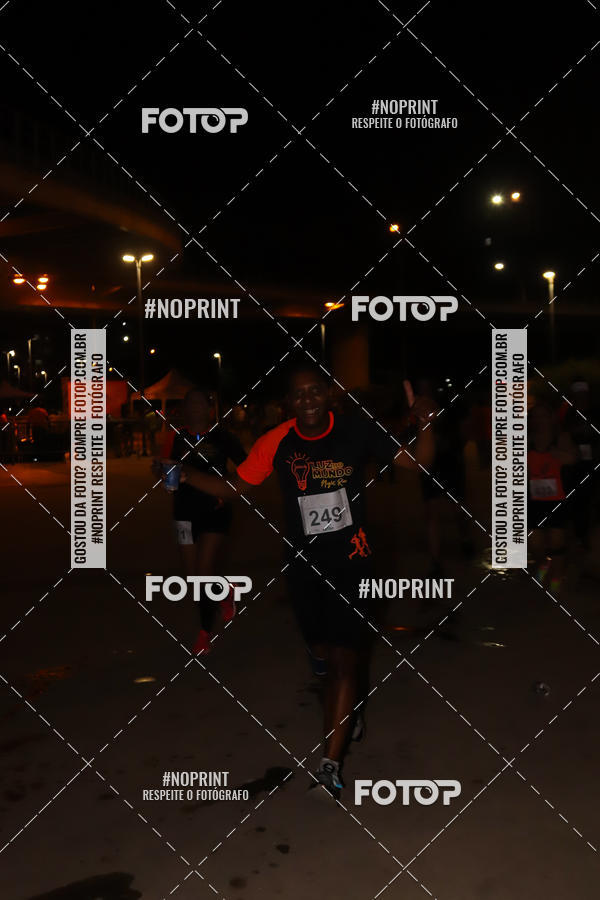 Buy your photos of the eventLuz do Mundo Night Run on Fotop