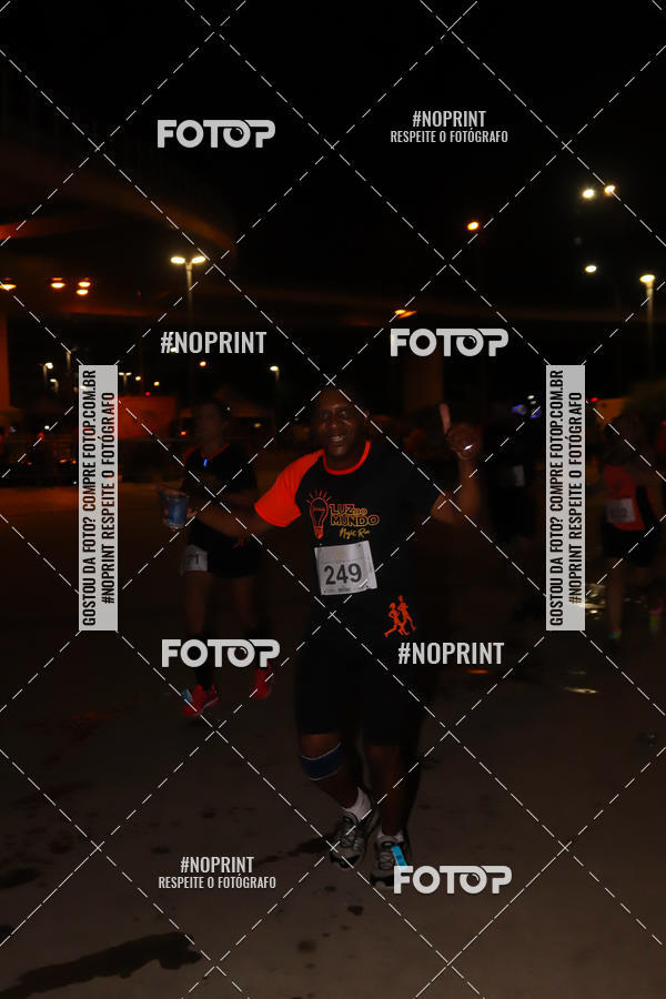 Buy your photos of the eventLuz do Mundo Night Run on Fotop