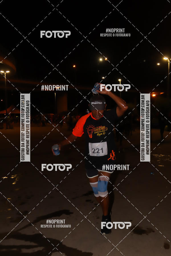 Buy your photos of the eventLuz do Mundo Night Run on Fotop