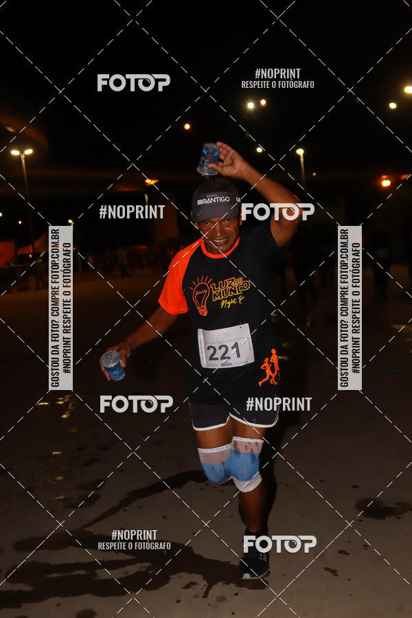Buy your photos of the eventLuz do Mundo Night Run on Fotop