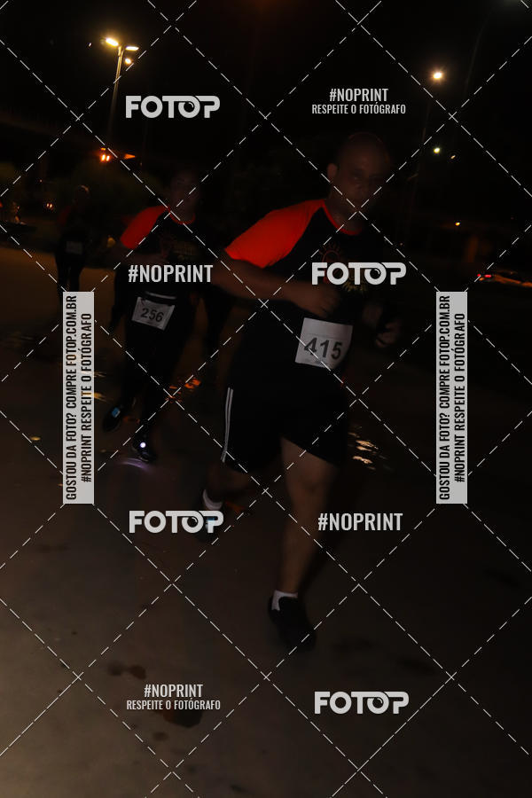 Buy your photos of the eventLuz do Mundo Night Run on Fotop