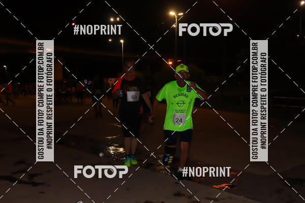 Buy your photos of the eventLuz do Mundo Night Run on Fotop