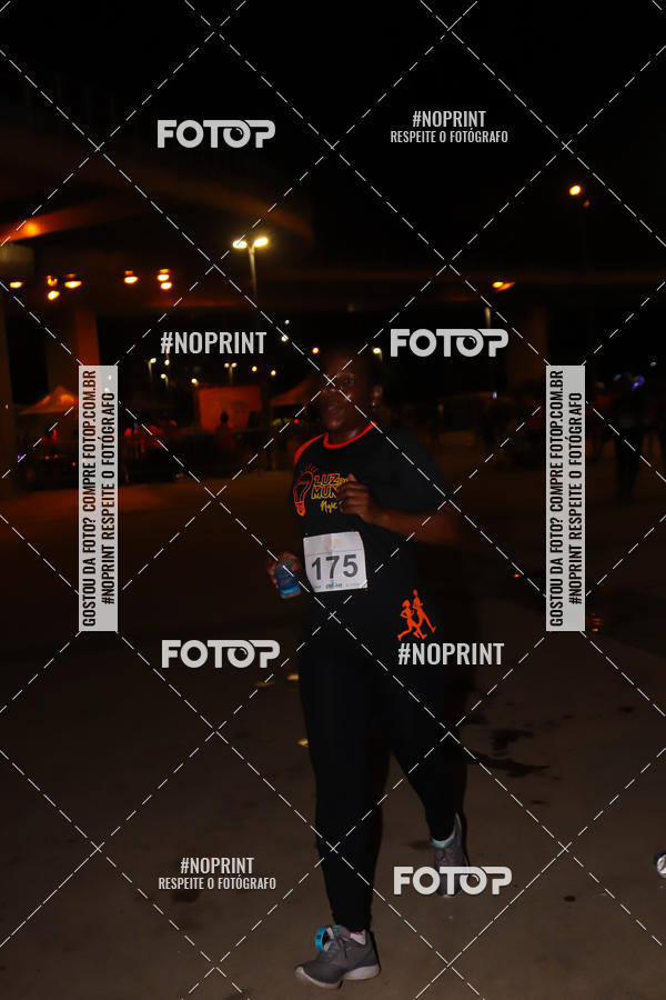 Buy your photos of the eventLuz do Mundo Night Run on Fotop