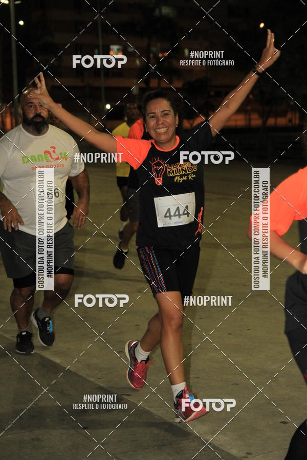 Buy your photos of the eventLuz do Mundo Night Run on Fotop