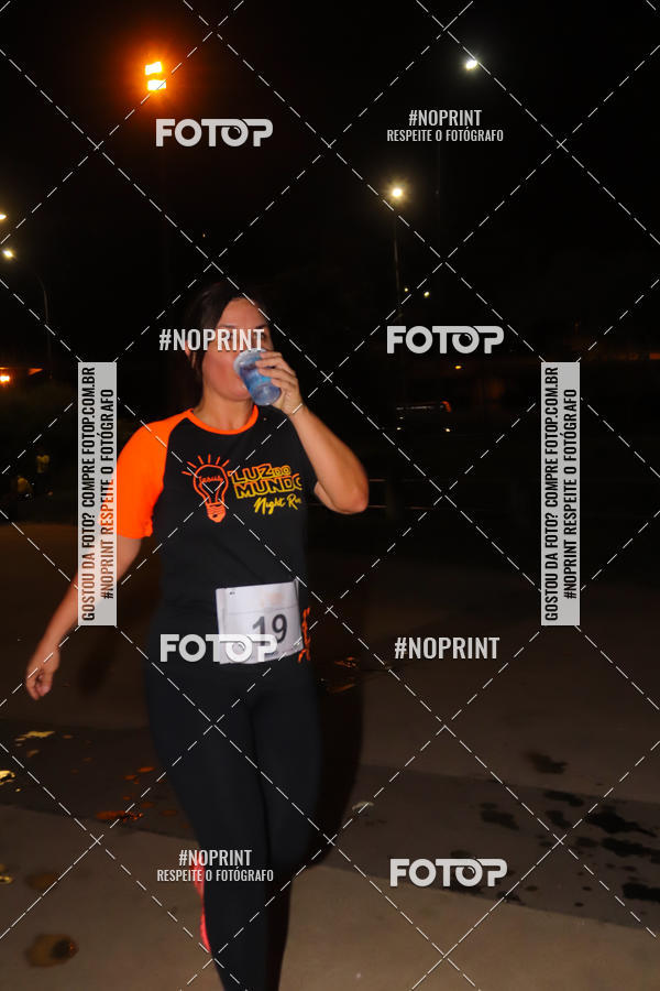 Buy your photos of the eventLuz do Mundo Night Run on Fotop
