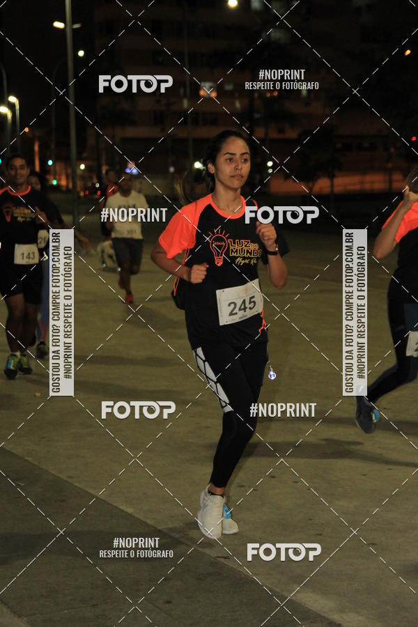 Buy your photos of the eventLuz do Mundo Night Run on Fotop