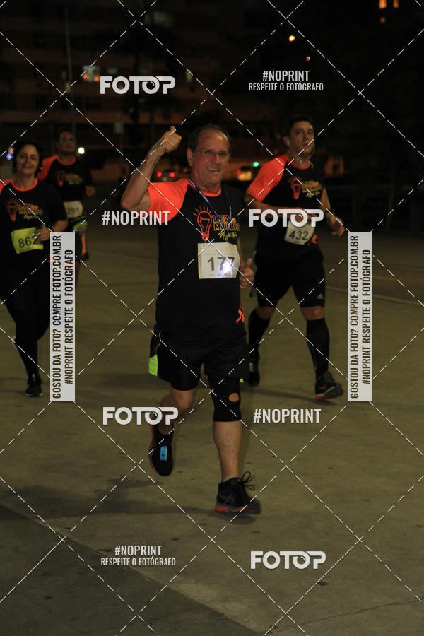 Buy your photos of the eventLuz do Mundo Night Run on Fotop