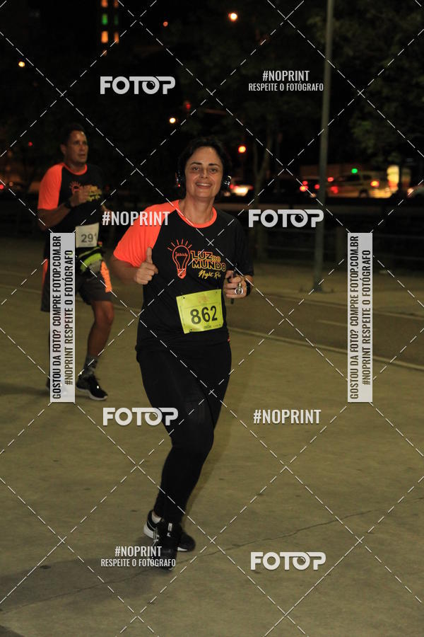 Buy your photos of the eventLuz do Mundo Night Run on Fotop