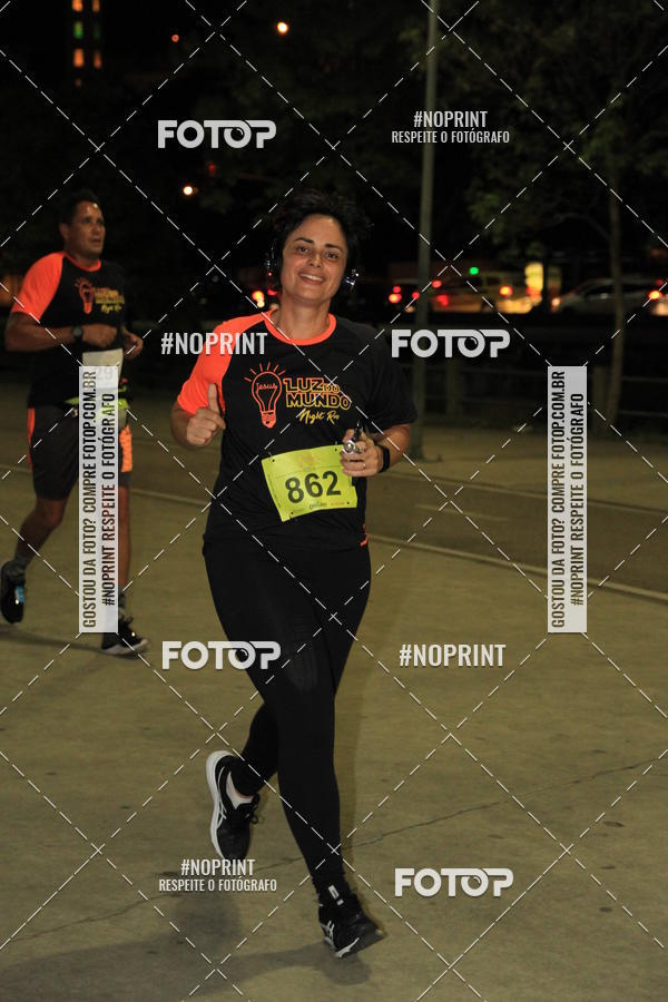 Buy your photos of the eventLuz do Mundo Night Run on Fotop