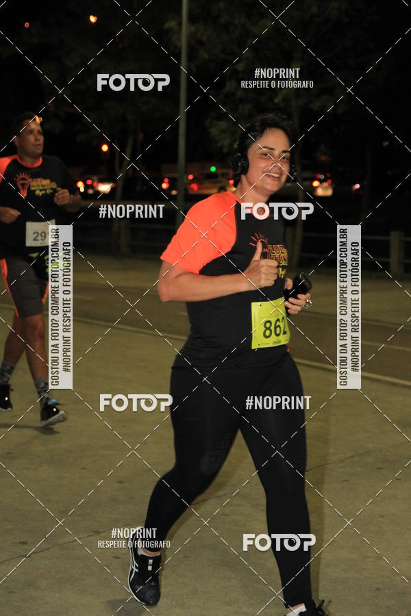Buy your photos of the eventLuz do Mundo Night Run on Fotop