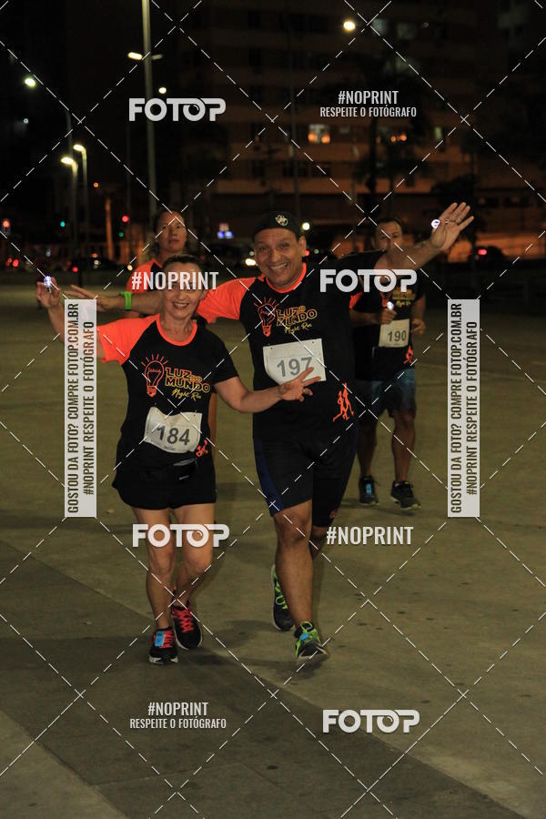 Buy your photos of the eventLuz do Mundo Night Run on Fotop