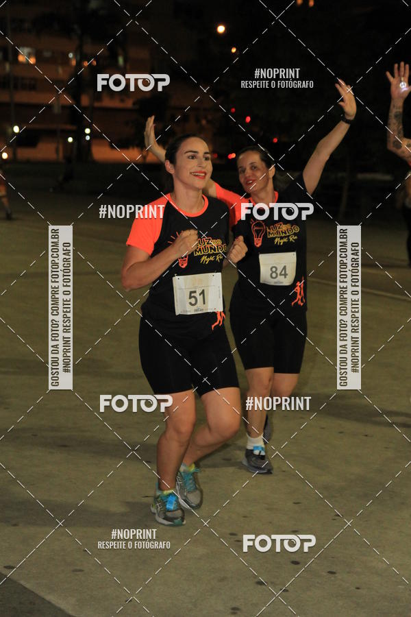 Buy your photos of the eventLuz do Mundo Night Run on Fotop