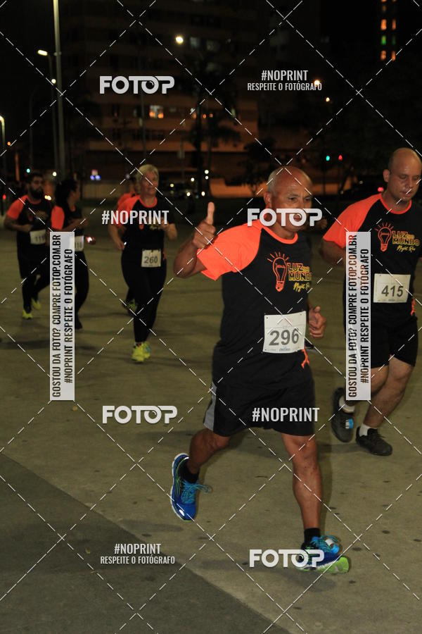 Buy your photos of the eventLuz do Mundo Night Run on Fotop