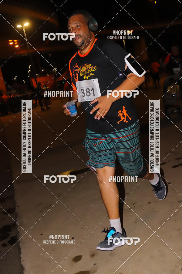 Buy your photos of the eventLuz do Mundo Night Run on Fotop