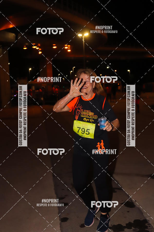 Buy your photos of the eventLuz do Mundo Night Run on Fotop