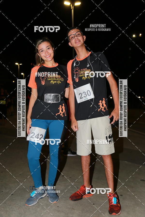 Buy your photos of the eventLuz do Mundo Night Run on Fotop