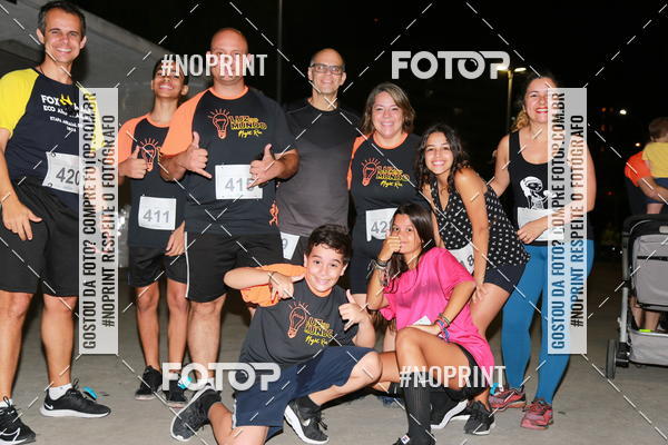 Buy your photos of the eventLuz do Mundo Night Run on Fotop