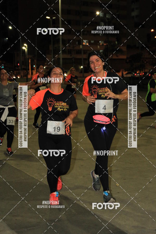 Buy your photos of the eventLuz do Mundo Night Run on Fotop
