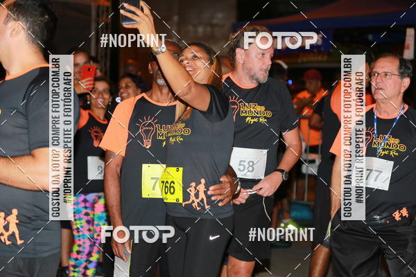 Buy your photos of the eventLuz do Mundo Night Run on Fotop