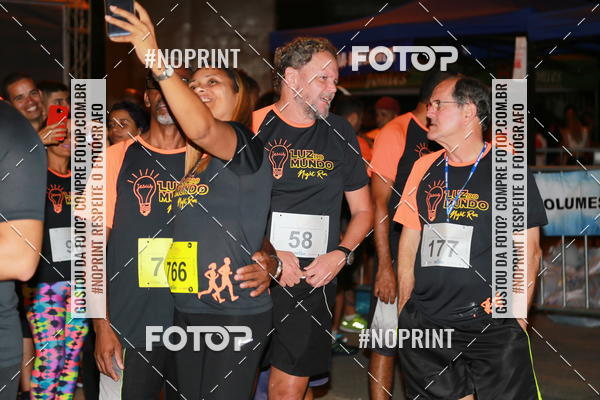 Buy your photos of the eventLuz do Mundo Night Run on Fotop