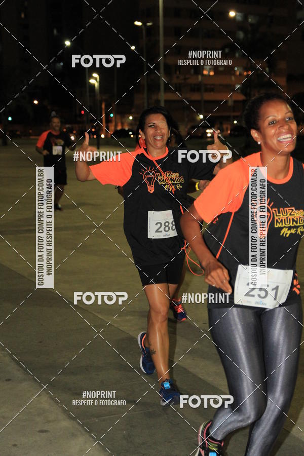 Buy your photos of the eventLuz do Mundo Night Run on Fotop
