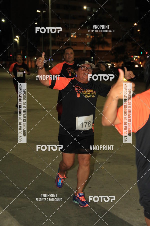 Buy your photos of the eventLuz do Mundo Night Run on Fotop