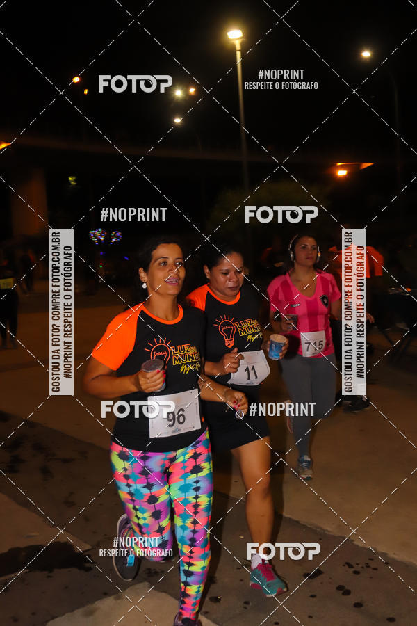 Buy your photos of the eventLuz do Mundo Night Run on Fotop