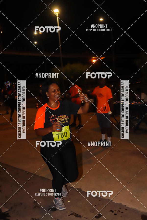 Buy your photos of the eventLuz do Mundo Night Run on Fotop