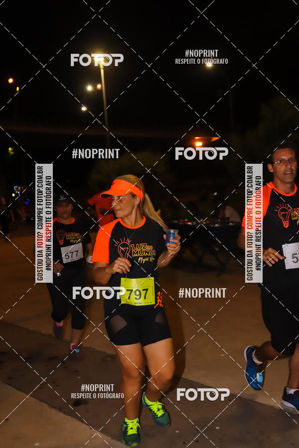 Buy your photos of the eventLuz do Mundo Night Run on Fotop