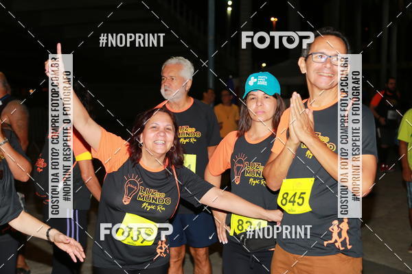 Buy your photos of the eventLuz do Mundo Night Run on Fotop