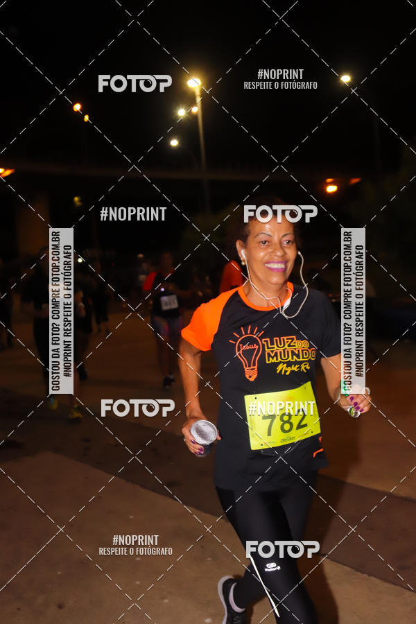 Buy your photos of the eventLuz do Mundo Night Run on Fotop