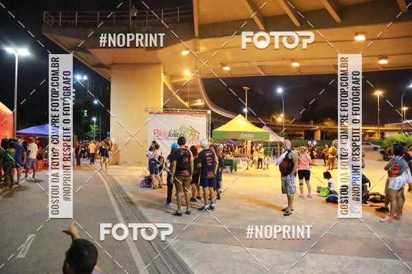 Buy your photos of the eventLuz do Mundo Night Run on Fotop