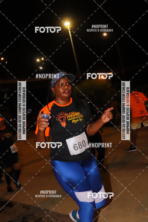 Buy your photos of the eventLuz do Mundo Night Run on Fotop