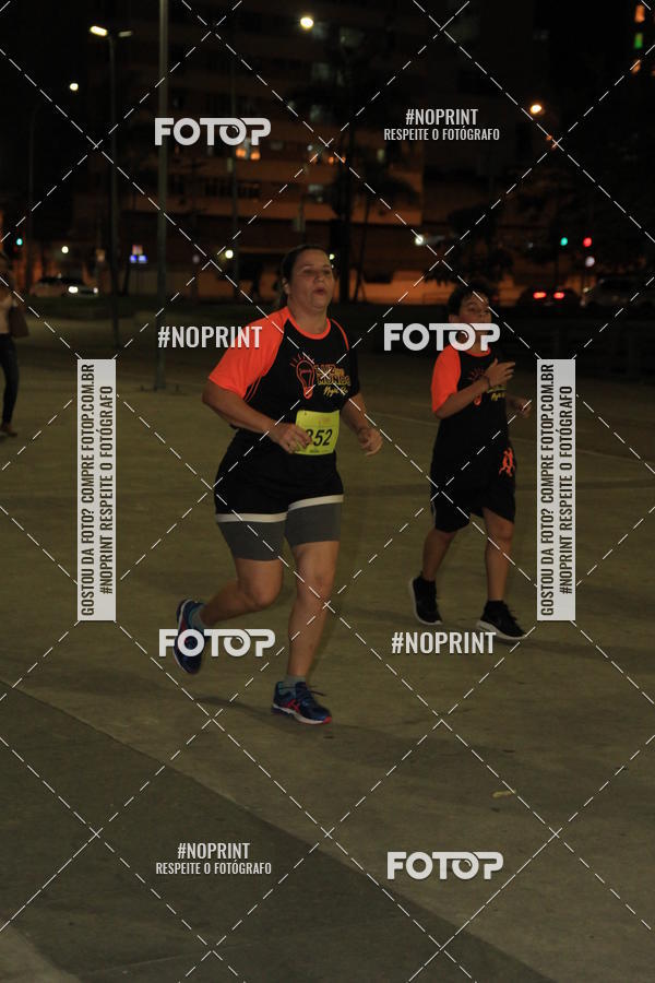 Buy your photos of the eventLuz do Mundo Night Run on Fotop