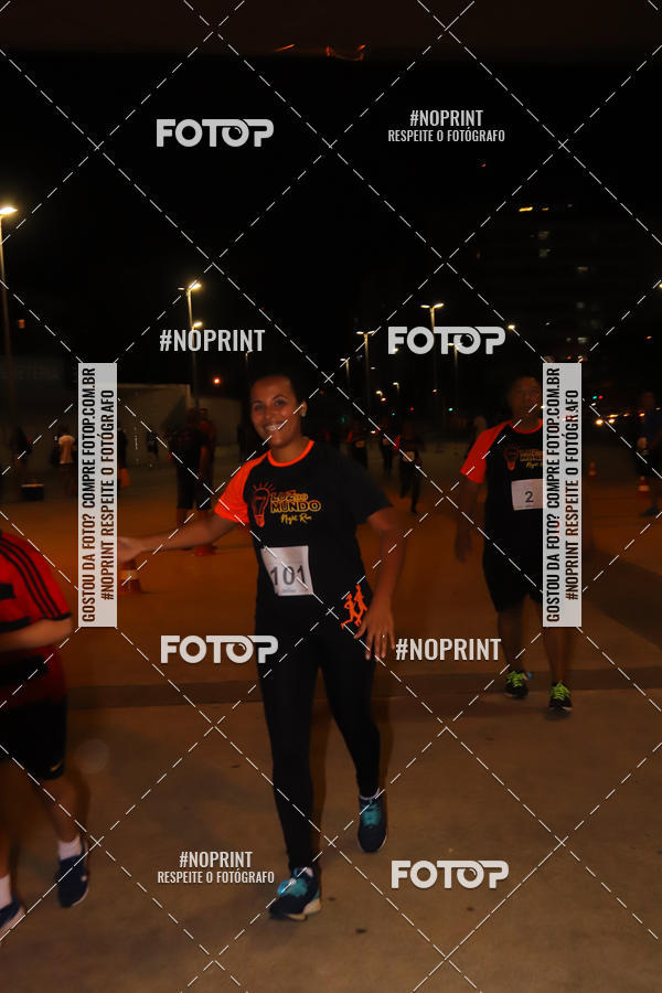 Buy your photos of the eventLuz do Mundo Night Run on Fotop